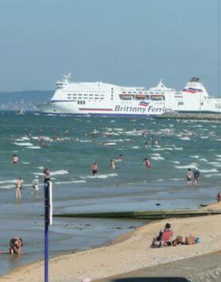 Le Riva Plage Appartement Ouistreham Eksteriør billede